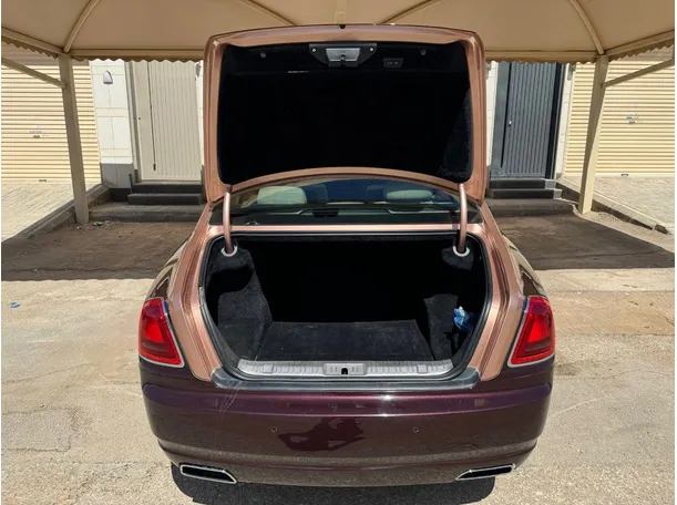 Car image 25