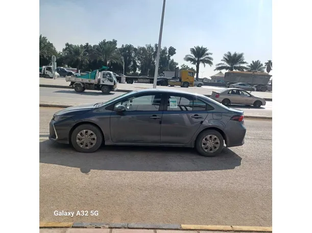 Car image 8
