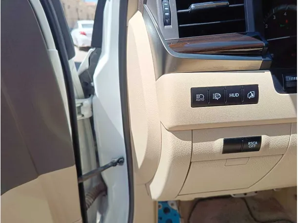 Car image 36