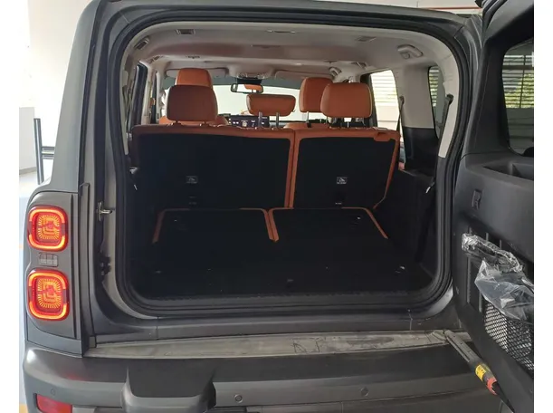 Car image 21