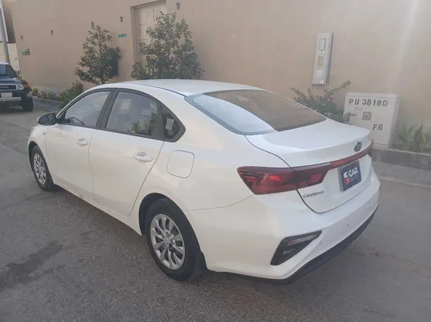 Car image 7