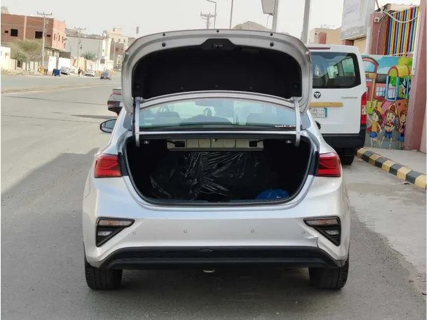 Car image 24