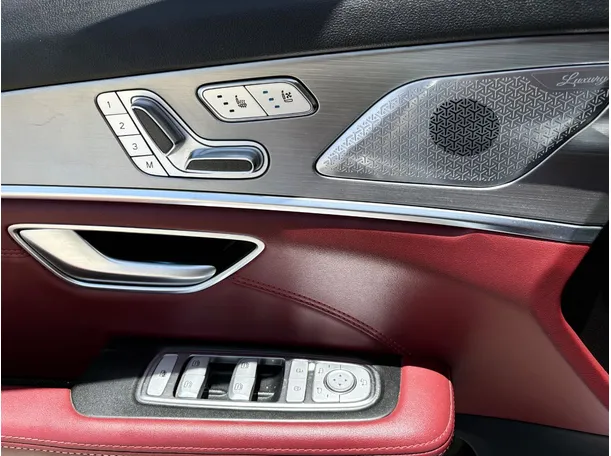 Car image 28