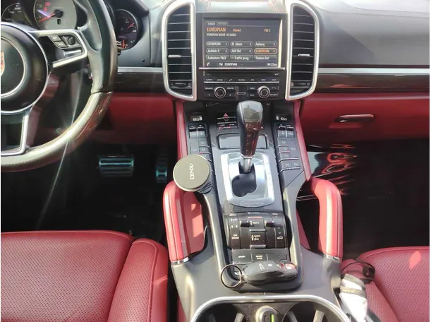Car image 26