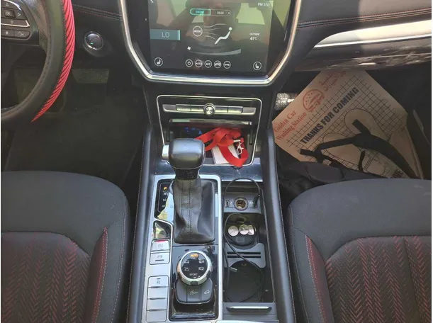 Car image 16