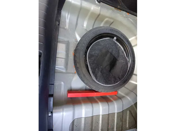 Car image 27
