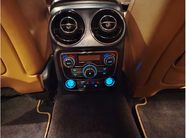 Car image 25