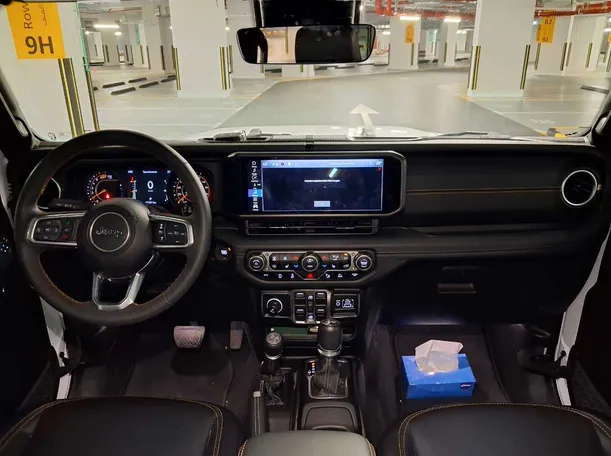 Car image 15