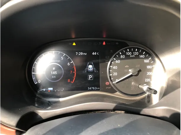 Car image 19