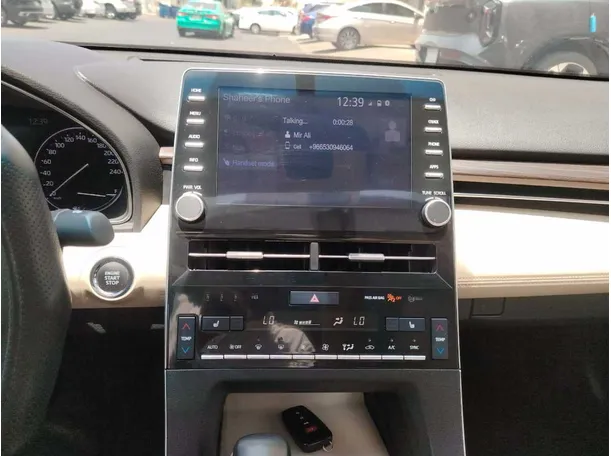Car image 24