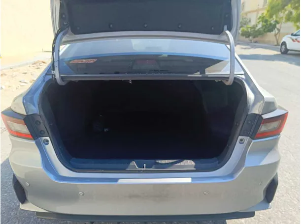 Car image 29