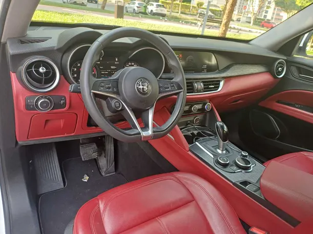 Car image 11