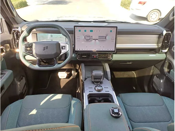 Car image 15
