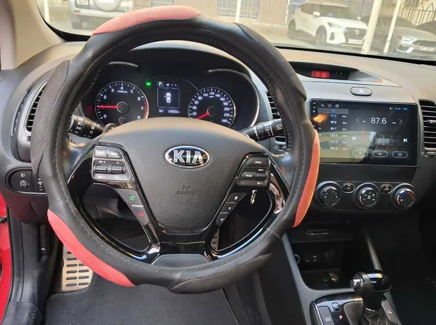 Car image 16