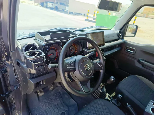 Car image 15