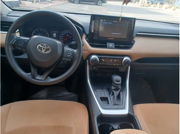 Car image 16