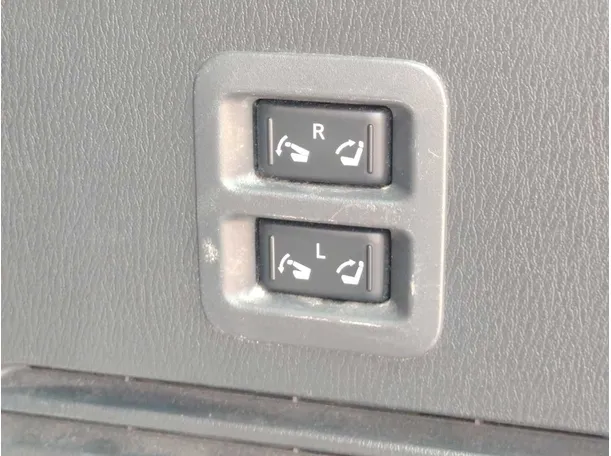 Car image 29
