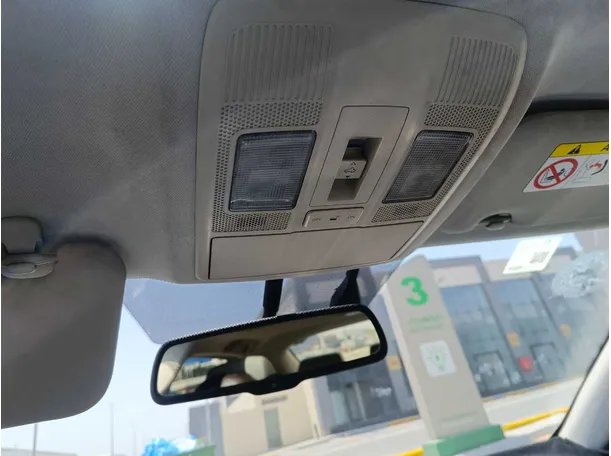 Car image 37