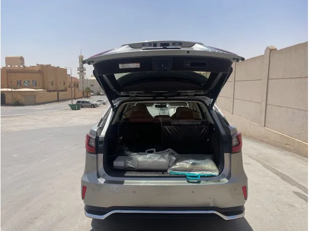 Car image 21