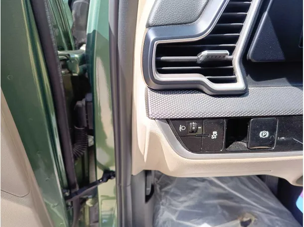 Car image 32