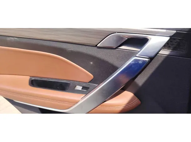 Car image 34