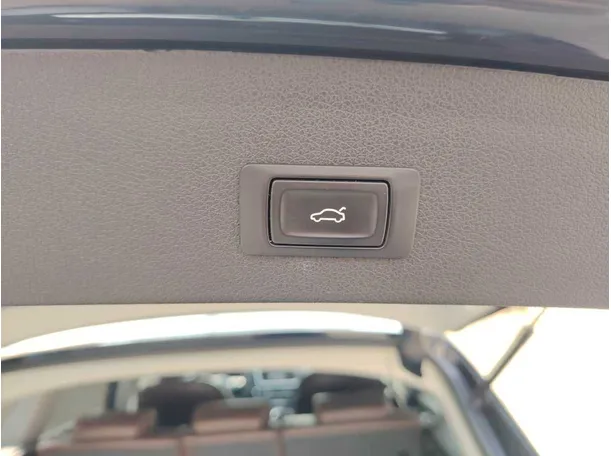 Car image 38
