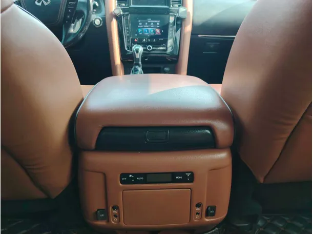 Car image 27