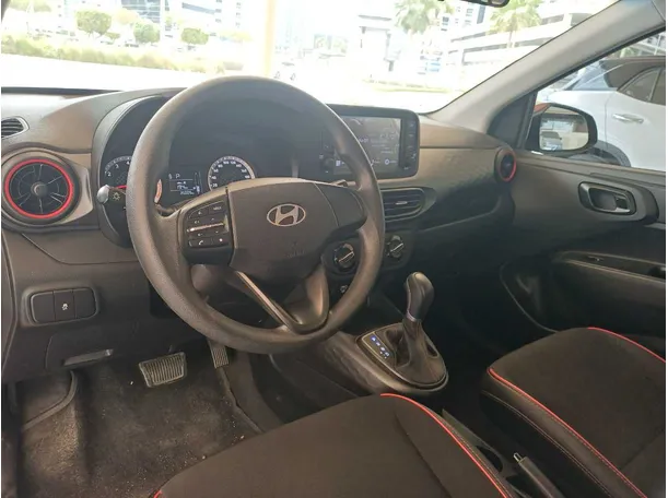 Car image 11