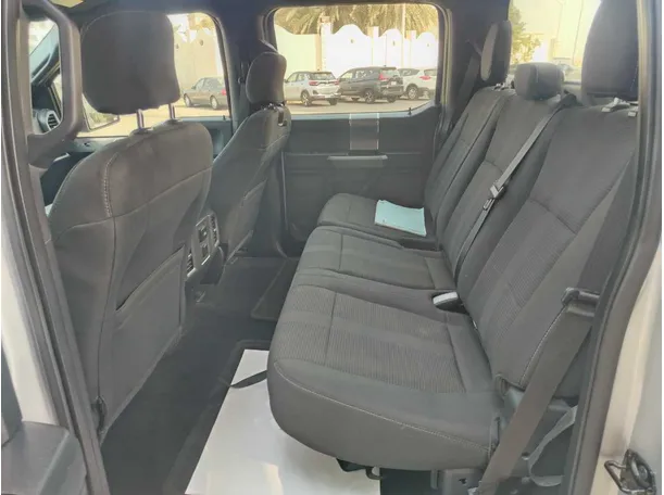 Car image 17