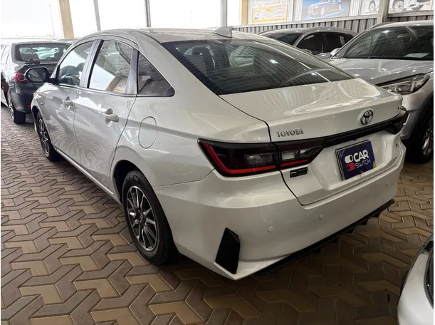 Car image 4