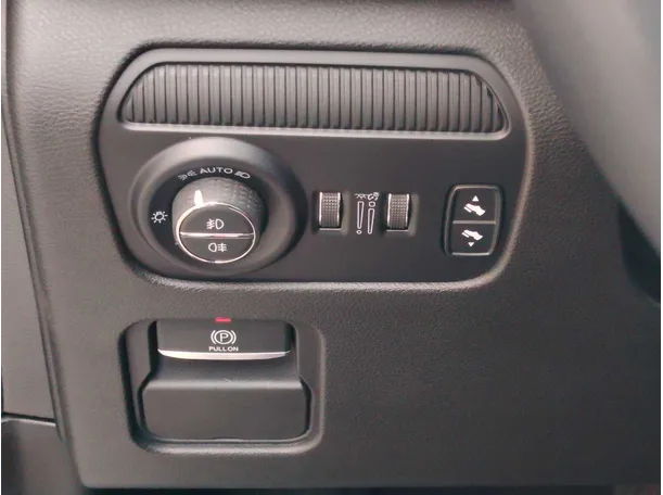 Car image 33