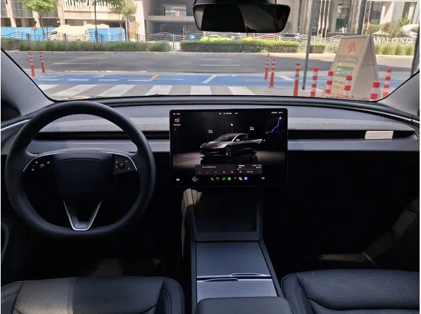 Car image 13
