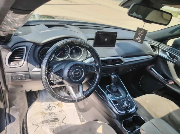Car image 13