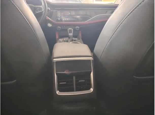 Car image 27