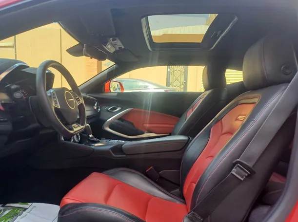 Car image 13