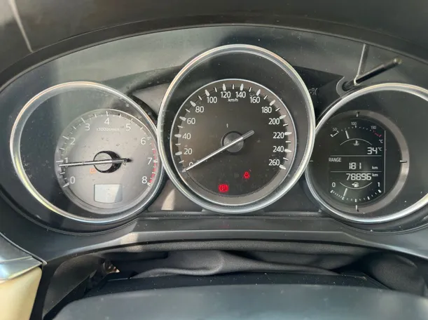 Car image 17