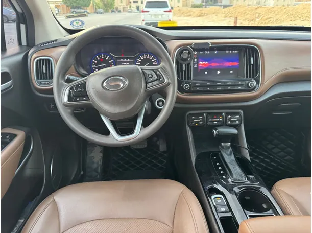 Car image 18