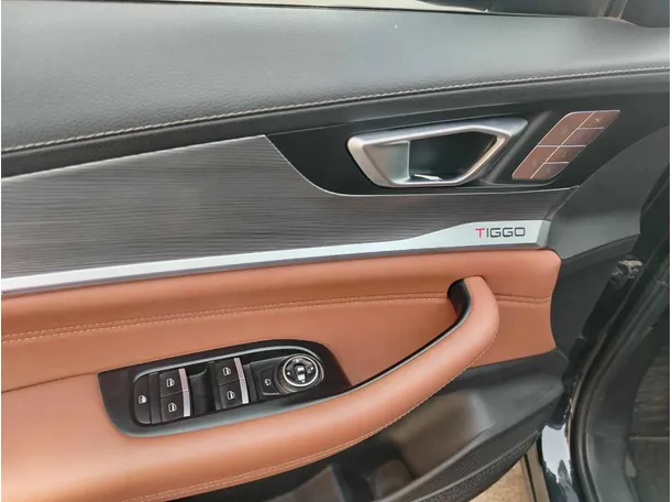 Car image 40