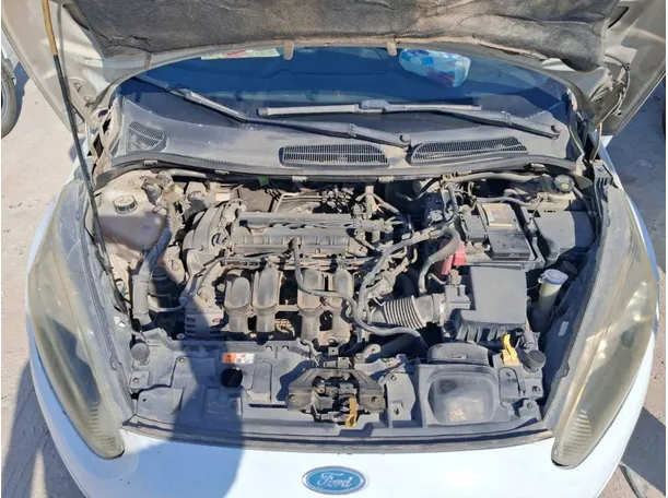Car image 19