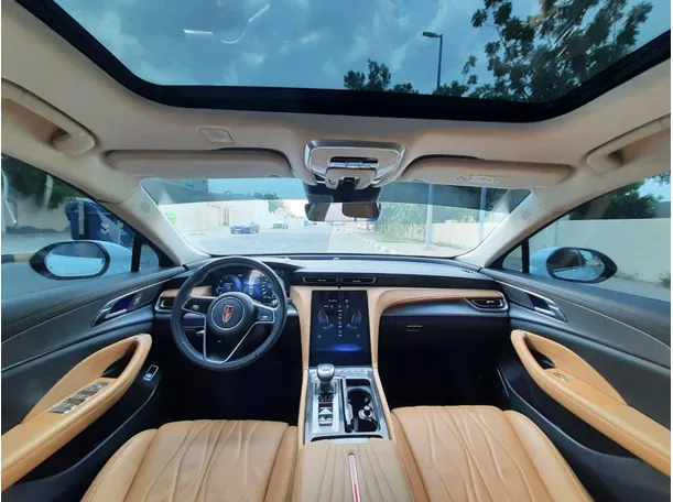 Car image 16