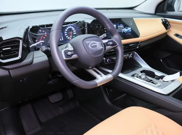 Car image 4