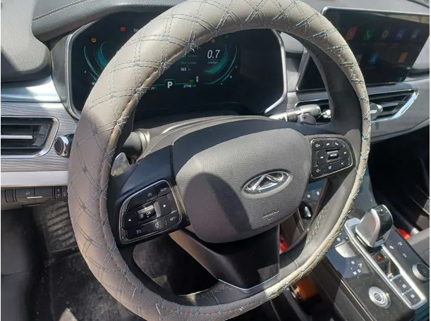 Car image 19