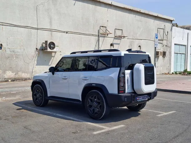 Car image 7