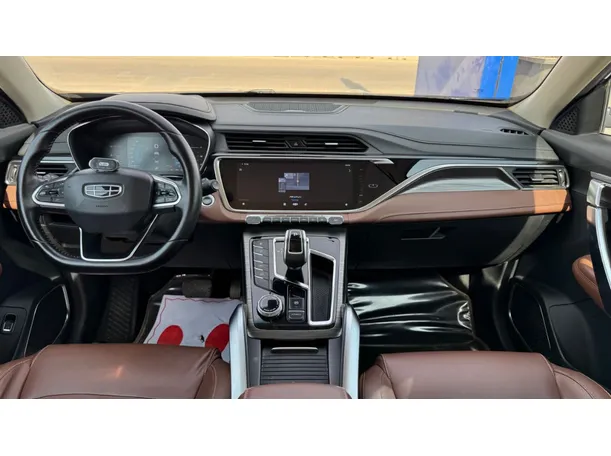 Car image 17