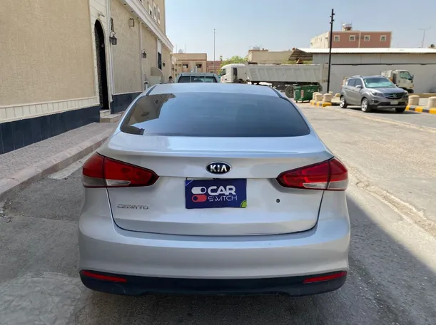 Car image 6