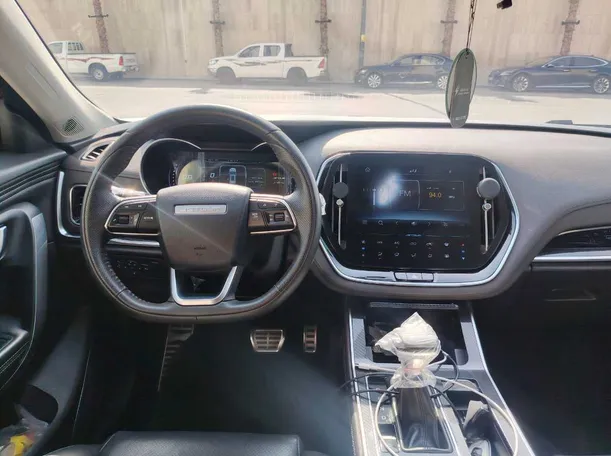 Car image 19