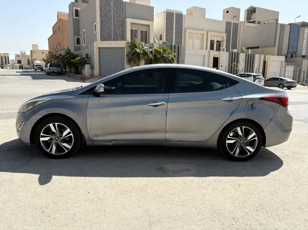 Car image 8