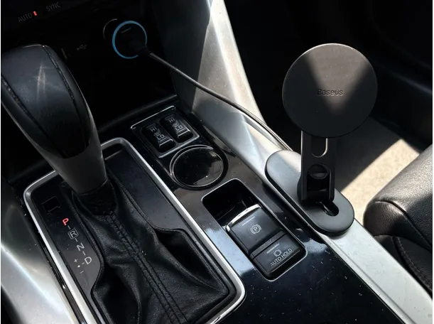 Car image 27