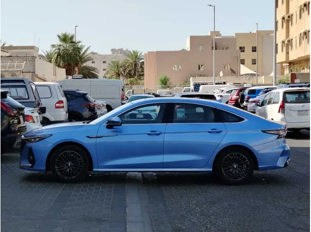Car image 8