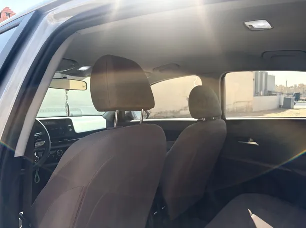 Car image 17